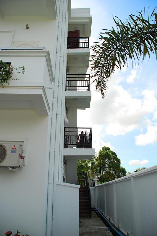 Hotel 72 Rangum Exterior foto