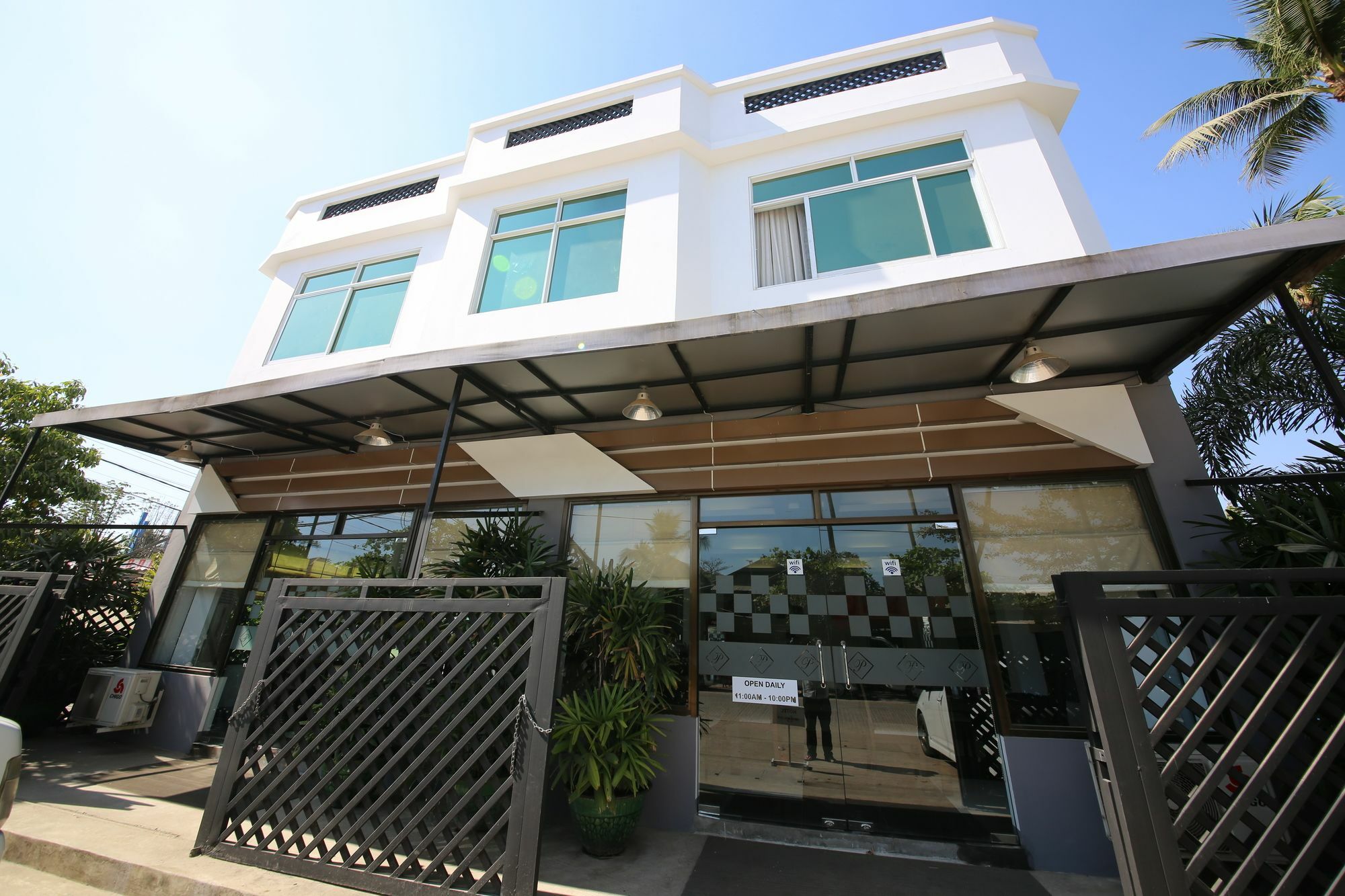 Hotel 72 Rangum Exterior foto