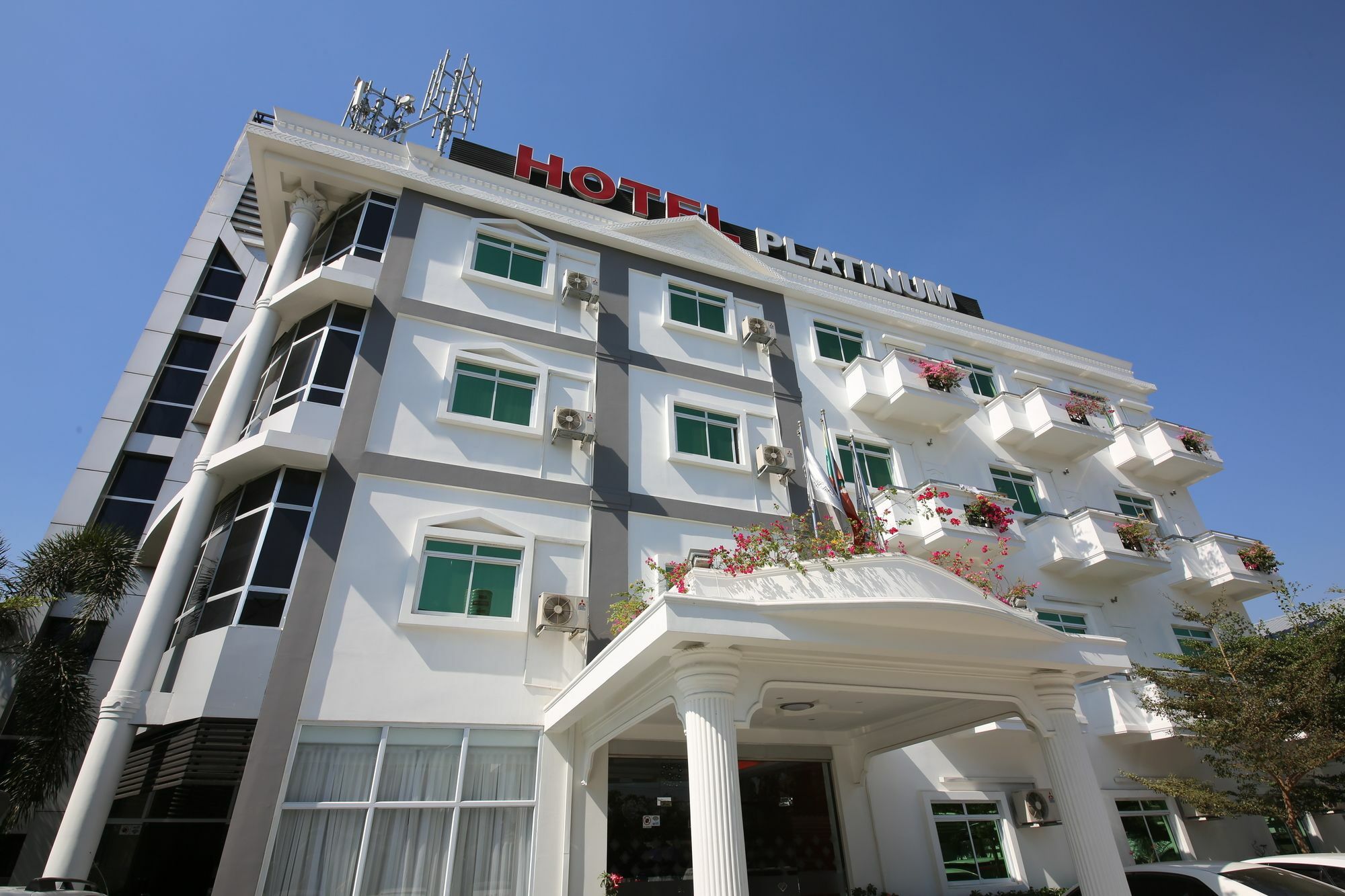 Hotel 72 Rangum Exterior foto